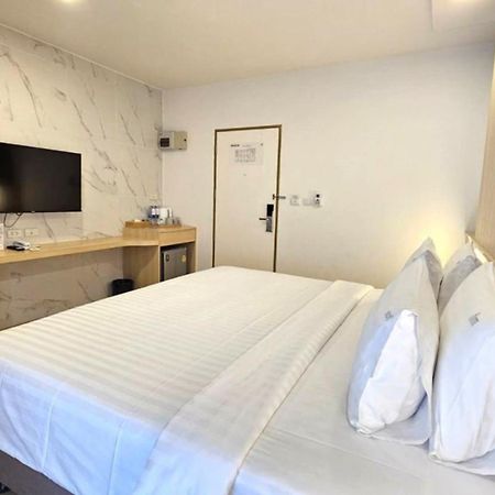 Diya Hotel Bangkok Bagian luar foto