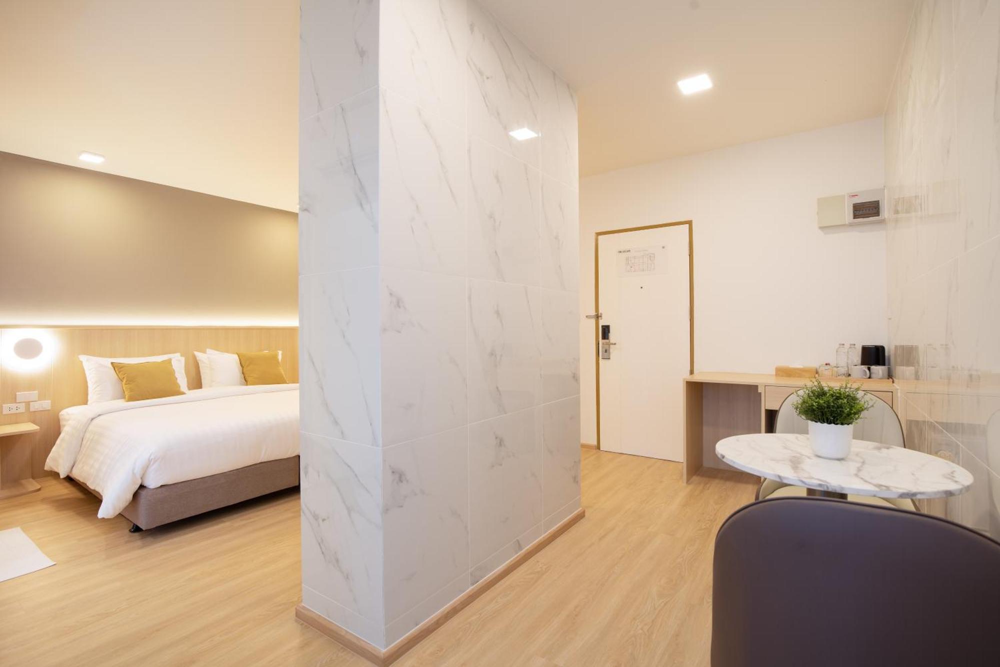 Diya Hotel Bangkok Bagian luar foto