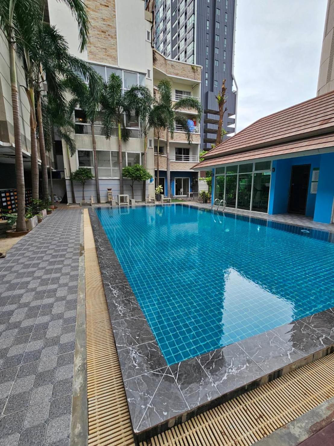 Diya Hotel Bangkok Bagian luar foto