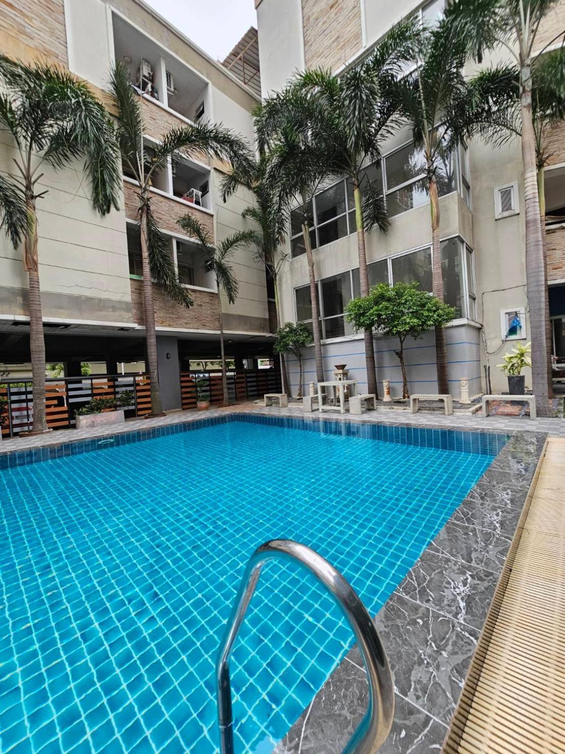 Diya Hotel Bangkok Bagian luar foto