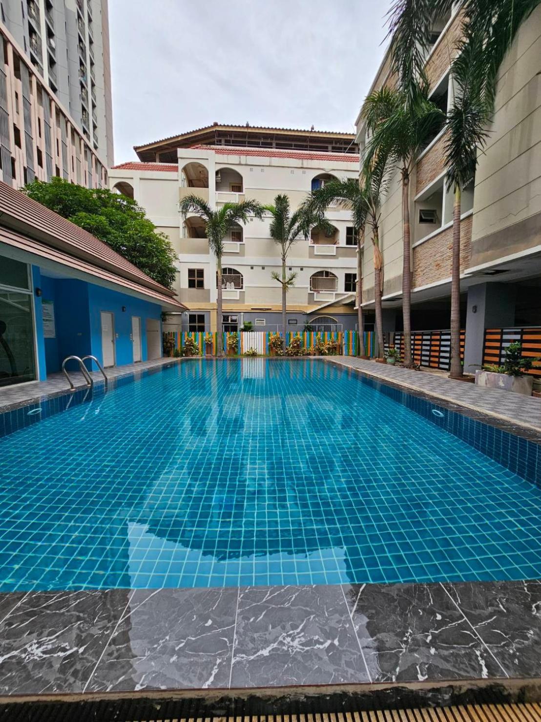 Diya Hotel Bangkok Bagian luar foto